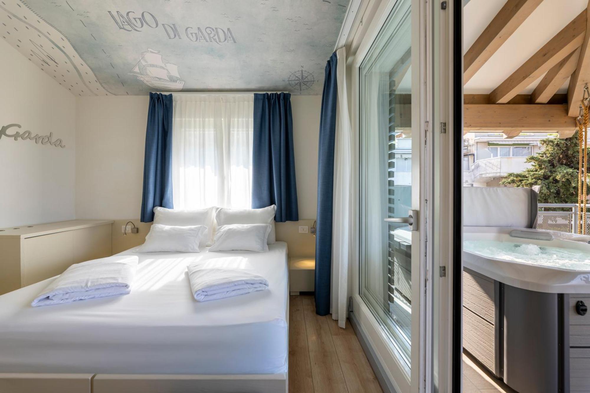 Hi Hotels Torbole - Pool & Spa 토르볼레 외부 사진